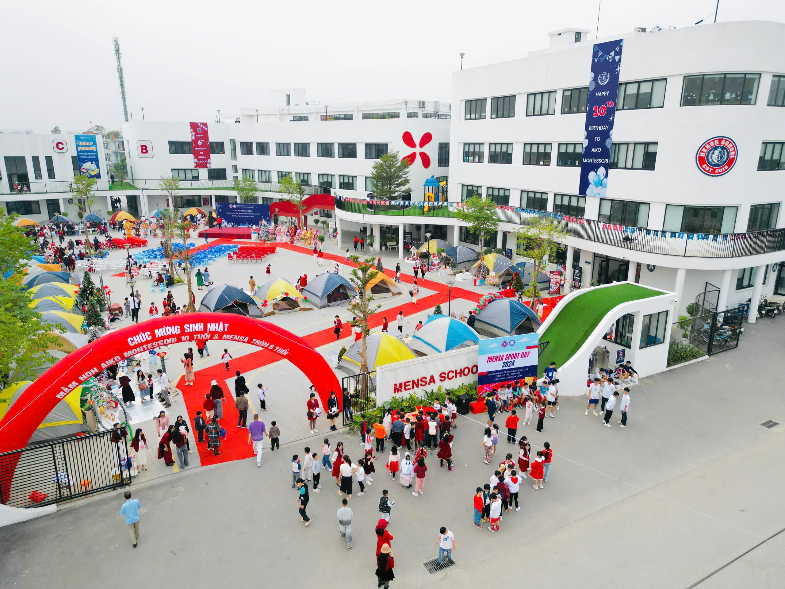 Khuôn viên trường Mensa School